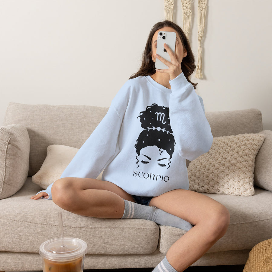 Skorpion Messy Bun Sweatshirt
