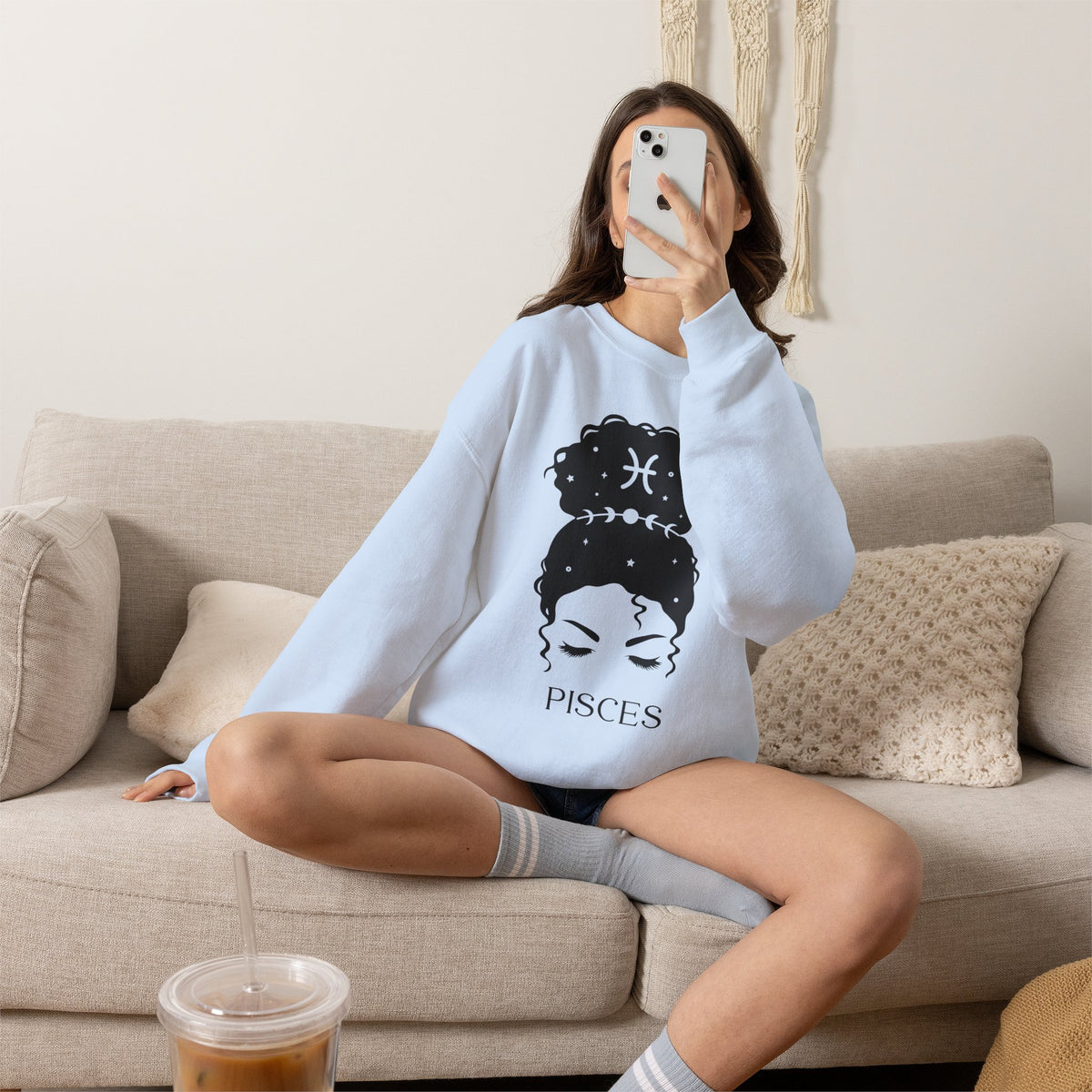 Fische Messy Bun Sweatshirt v5